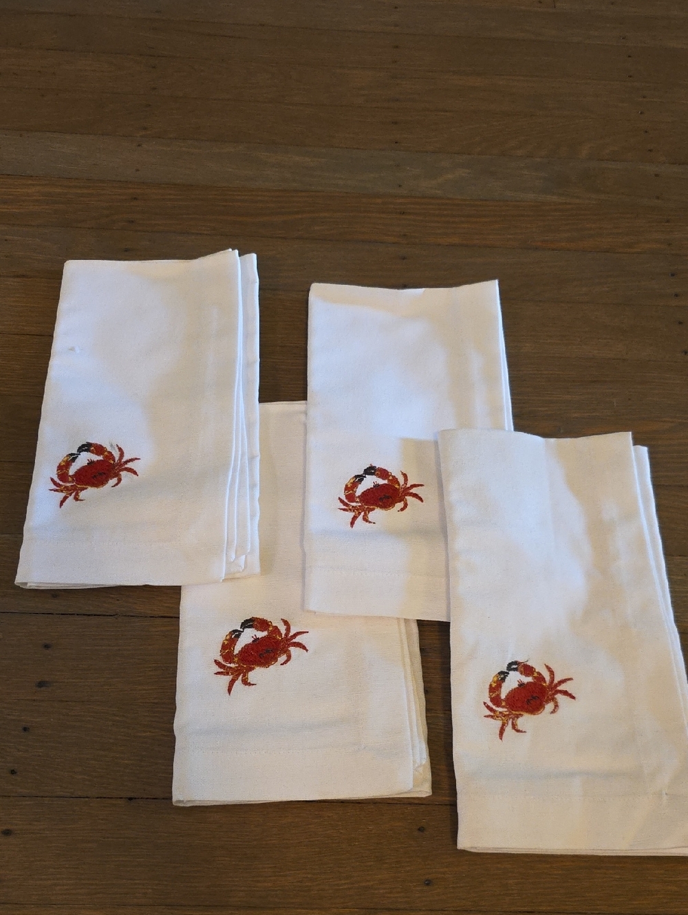 Pottery Barn White Cotton Napkins with Red Crab Embroidery- Set Of 4 NEW